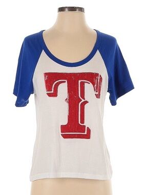 Texas Rangers Party in the Outfield Graphic T-Shirt MLB Baseball Tee Size small